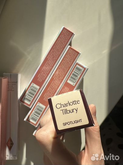Жидкие румяна хайлайтер Charlotte tilbury