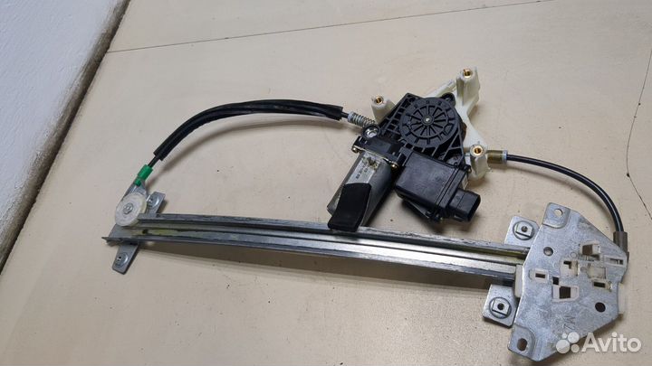 Стеклоподъемник электрический правый передний Mitsubishi Carisma