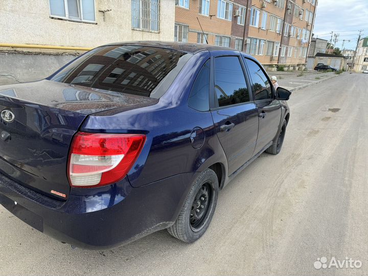 LADA Granta 1.6 МТ, 2012, битый, 180 000 км