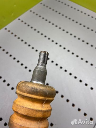 Амортизатор передний Mercedes-Benz W124 M111 2.2