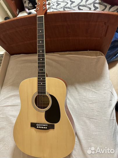 Акустическая гитара