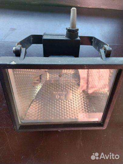 Прожектор галогеновый