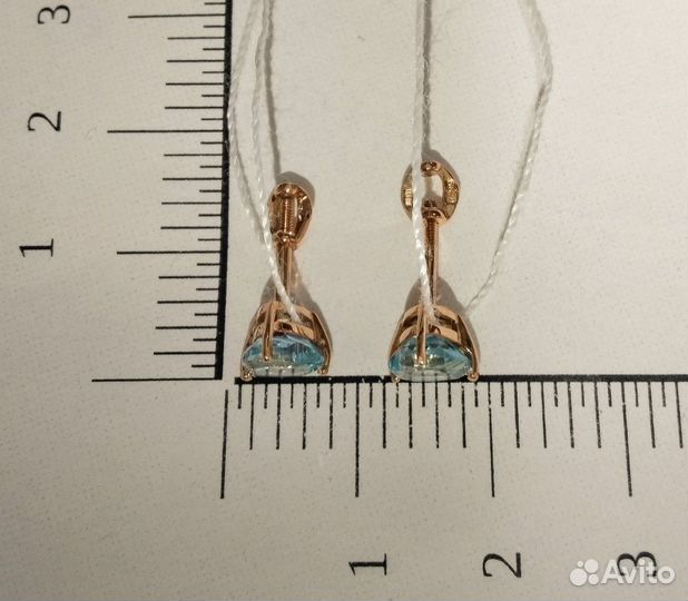 Золотые серьги с камнем