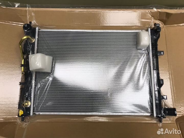 Радиатор охлаждения hyundai solaris 2 АКПП