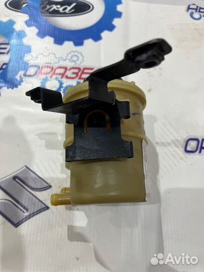 Бачок гидроусилителя руля Nissan Almera G15 1.6