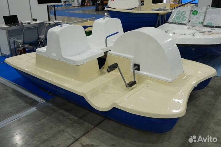 Пластиковый водный велосипед Виза Вело 4