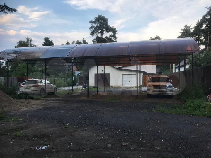 Дом 327 м² на участке 11,2 сот.