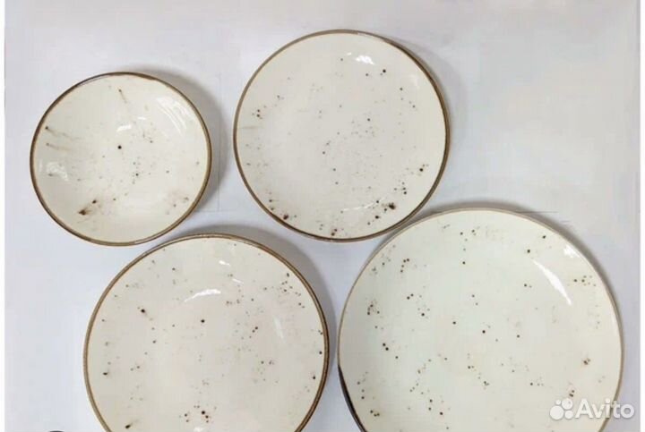 Набор фарфоровой посуды новый, качественный 24 шт