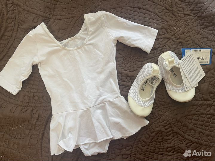 Купальник и чешки для девочки