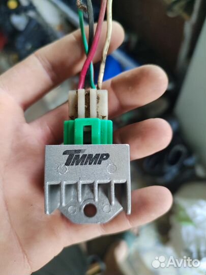 Регулятор напряжения