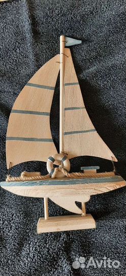 Модель парусной яхты