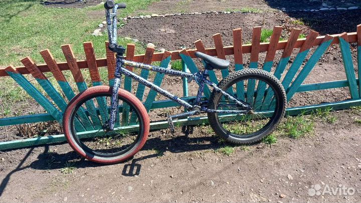 Трюковой велосипед BMX