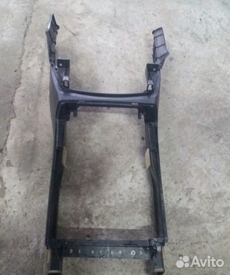 Рамка центральной консоли Mitsubishi Pajero 4