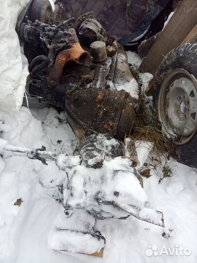 Двигатель УАЗ коробка раздатка