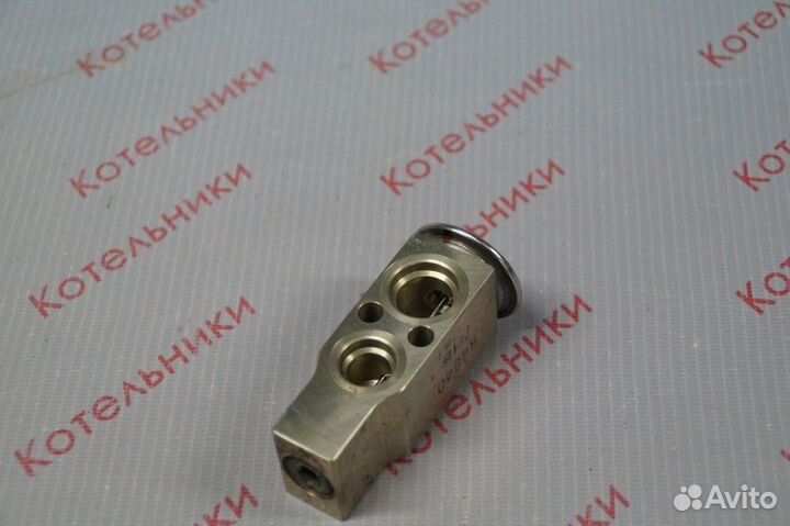 Nissan 92200-2F900 Клапан кондиционера