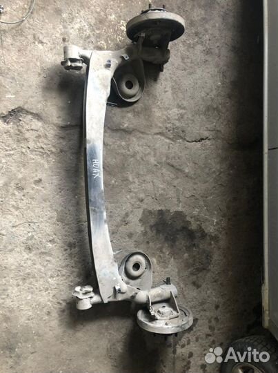 Балка задняя Toyota noah