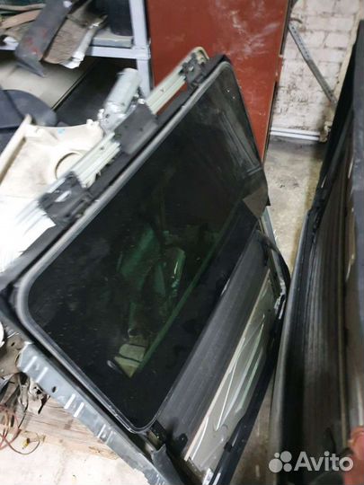 Люк на ренж ровер вог 3