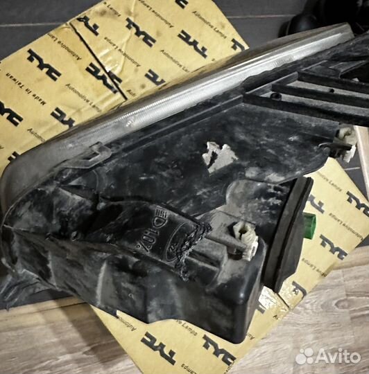 Правая фара Ford Fusion