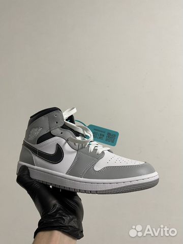 Air Jordan 1 Mid “Light Smoke Grey”