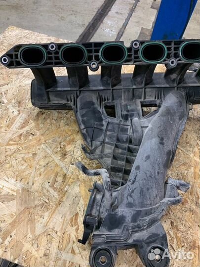 Коллектор впускной Land Rover Freelander 2 3.2