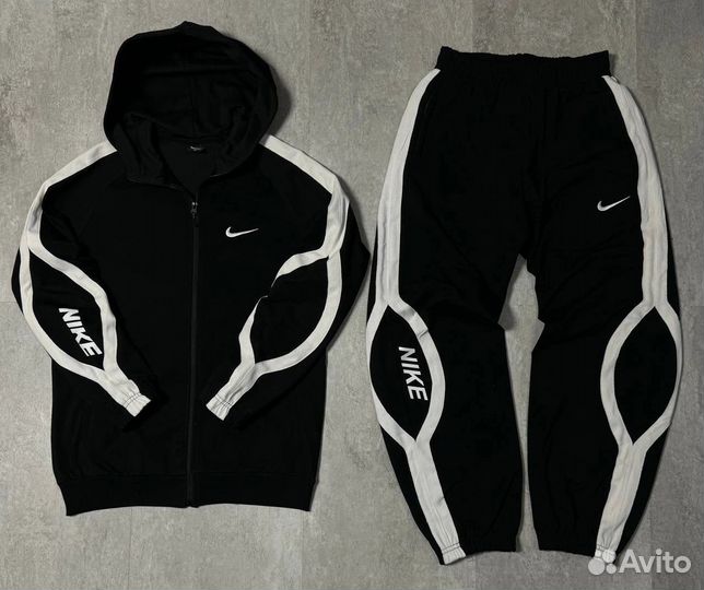 Спортивный костюм Nike