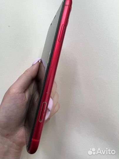 Телефон iPhone 11