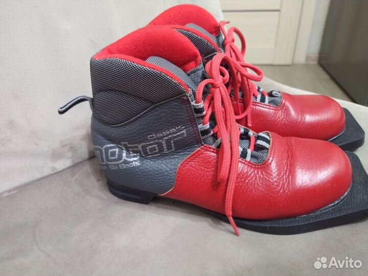 Лыжные ботинки