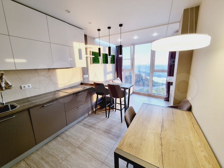 2-к. квартира, 87 м², 6/10 эт.