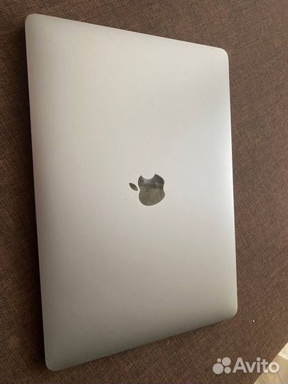Macbook pro 13 2018, 256 гб