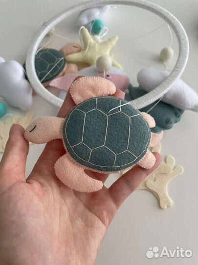 Мобиль на детскую кроватку