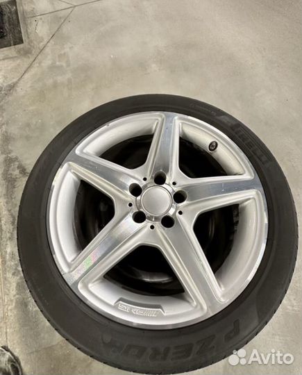 Pirelli P Zero 285/35 R18