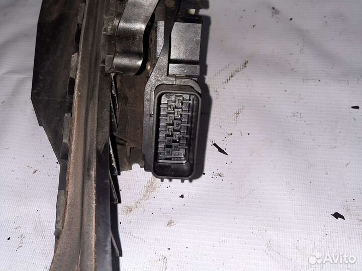 Замок передней правой двери Ford c-max