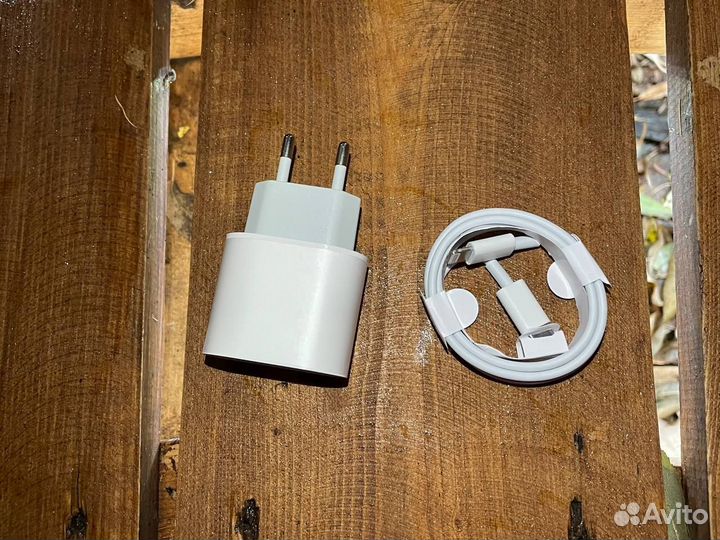 Зарядка для iPhone 20W