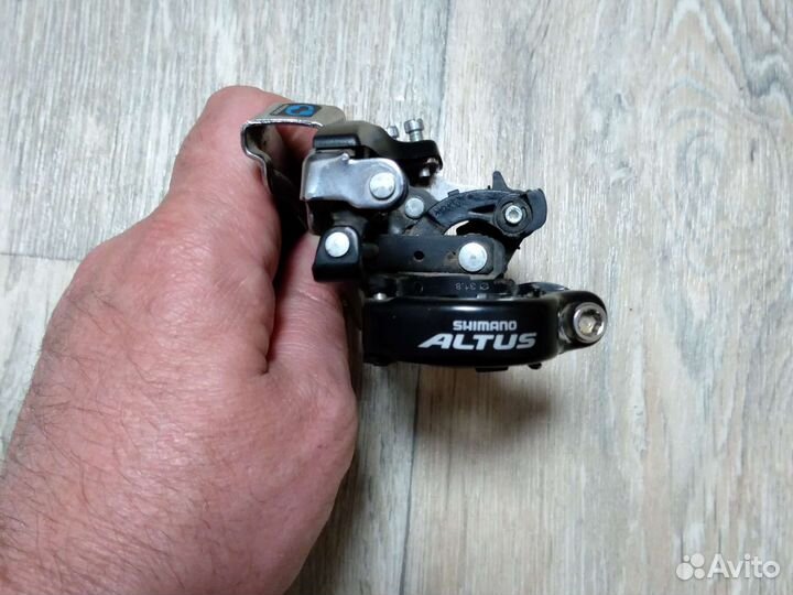 Передний переключатель скоростей Shimano Altus
