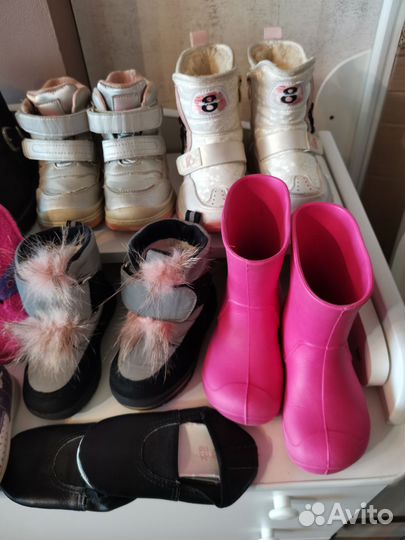Обувь ботинки кроссовки на девочку 22 -26 размеры