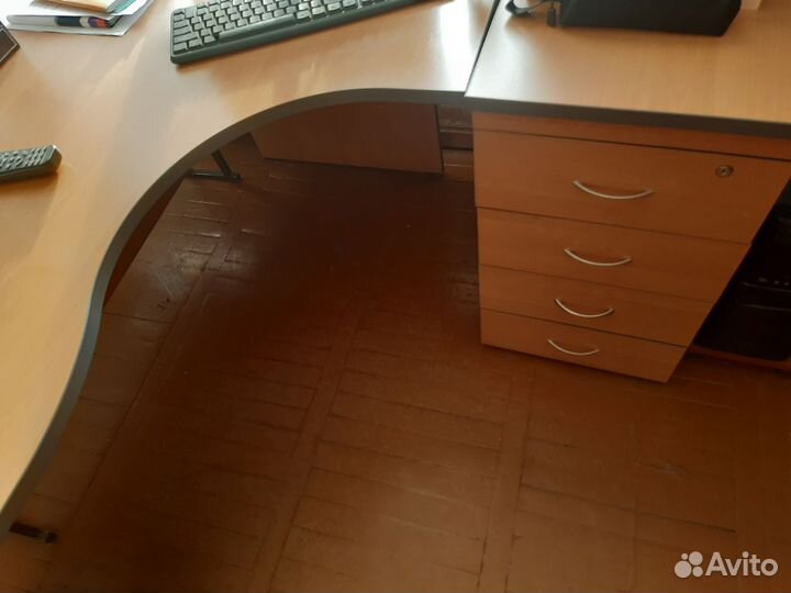 Продам письменный стол
