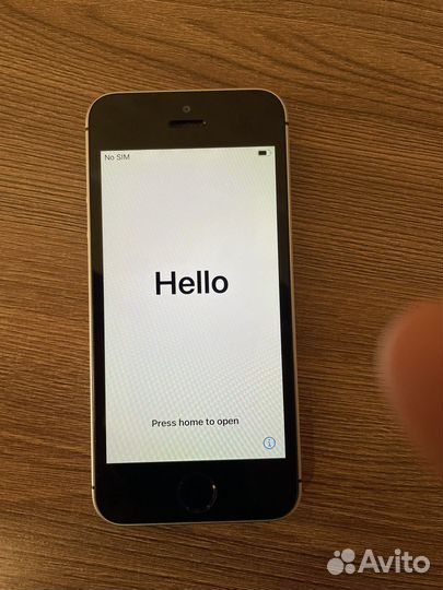 iPhone SE, 32 ГБ