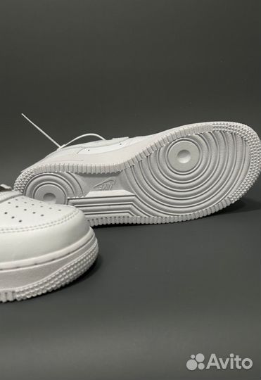 Кроссовки Nike AIR force 1 белые