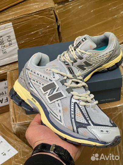 Кроссовки оптом