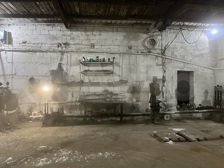 Гараж, > 30 м²