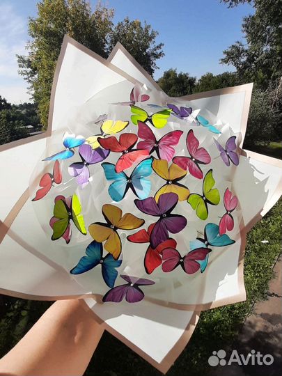 Светящийся букет из бабочек