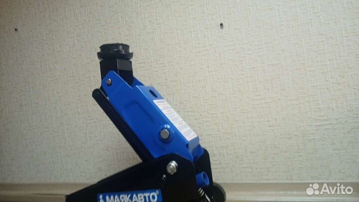 Домкрат подкатной гп 2,5 т высота 420 мм