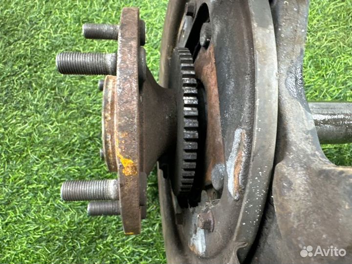 Полуось задний левый Nissan Titan TA60 VK56DE