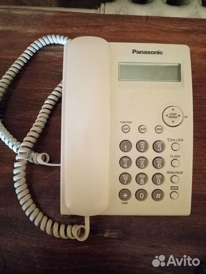 Телефон Panasonic KX-TS2351RUW