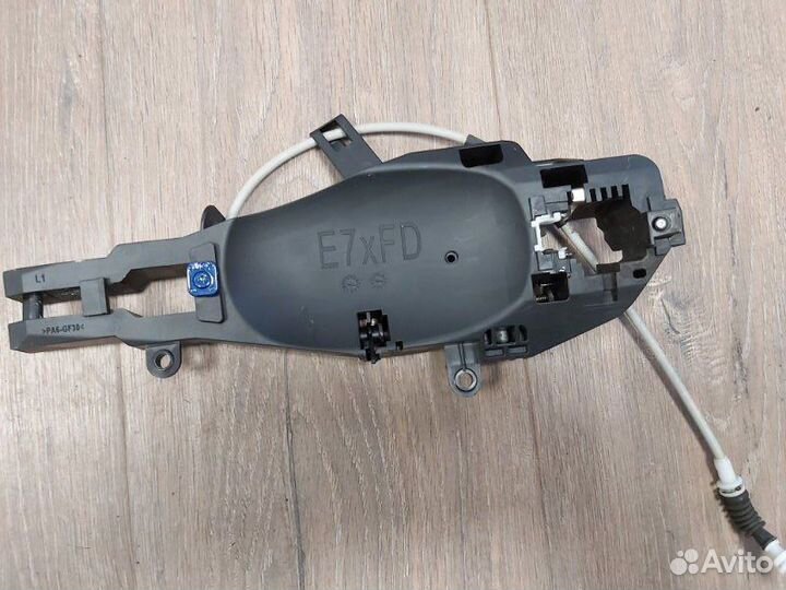 Ответная часть ручки двери передняя левая Bmw X5