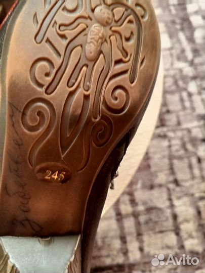 Полусапожки короткие кожаные оригинальные 24,5