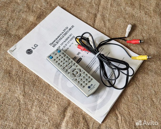Видеоплеер DVD \ VHS LG DC778