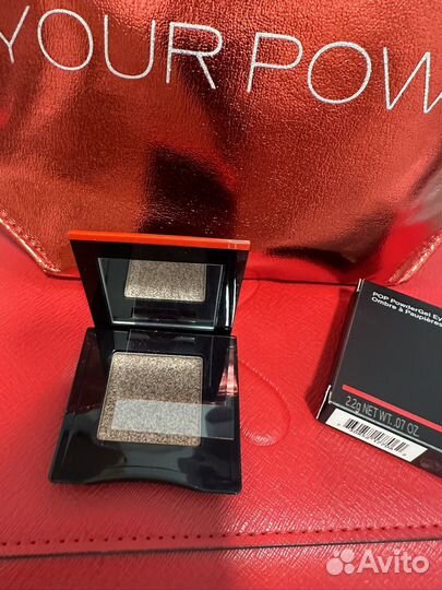 Тени для век Shiseido 02 Horo- Horo Silk