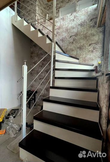 Поворотная лестница