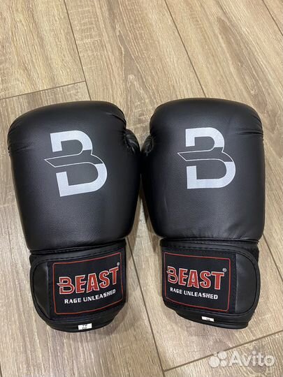 Боксерские перчатки 10 oz